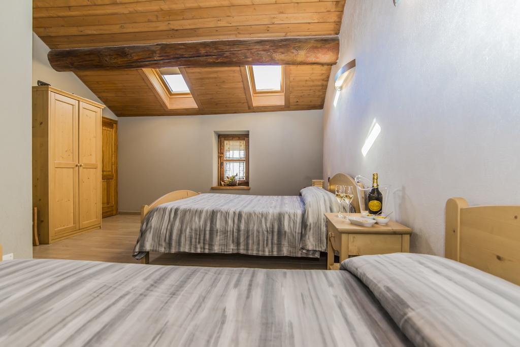 Locanda Il Campo Della Quercia San Damiano Macra エクステリア 写真